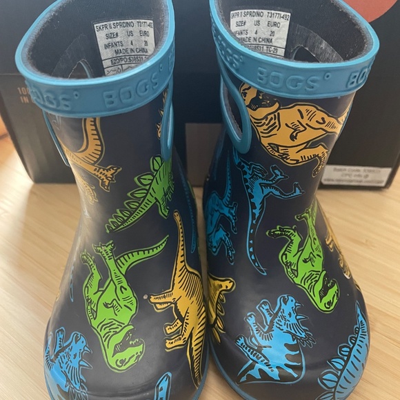 Bogs Toddler Dino Rainboots - Picture 3 of 4